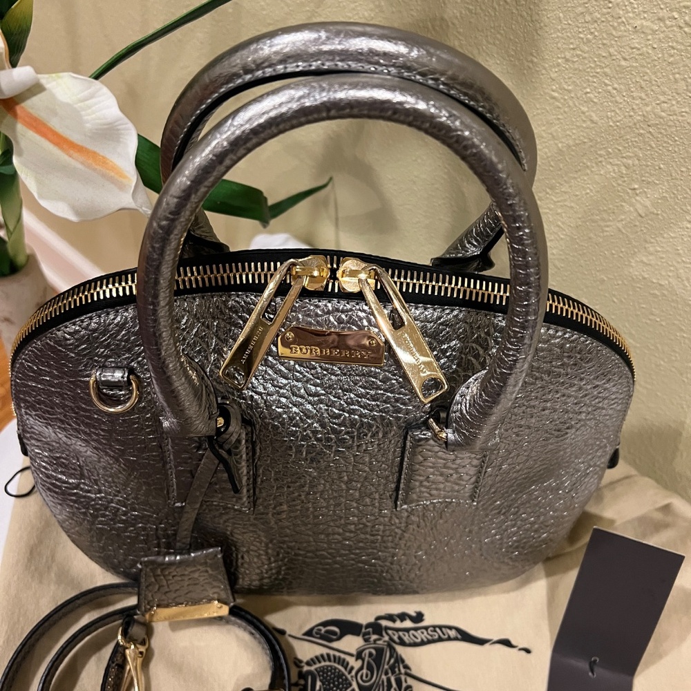 BURBERRY Heritage Grain Small Orchard Bowling Handbag Silver EUC - Picture 4 of 16